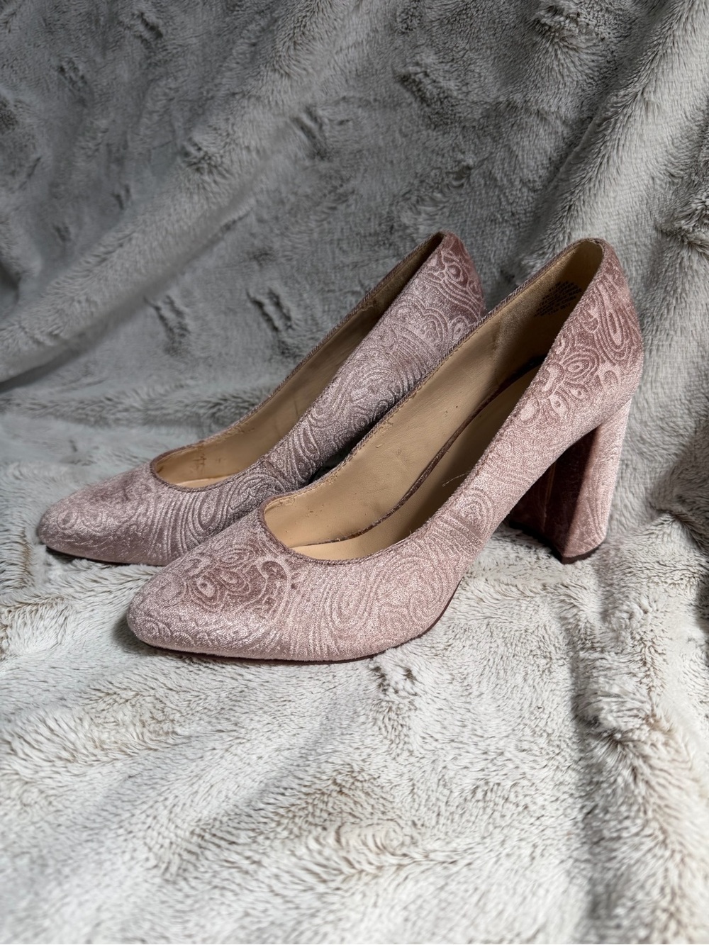 Nine West Dusty Pink Paisley Block Heel Pumps